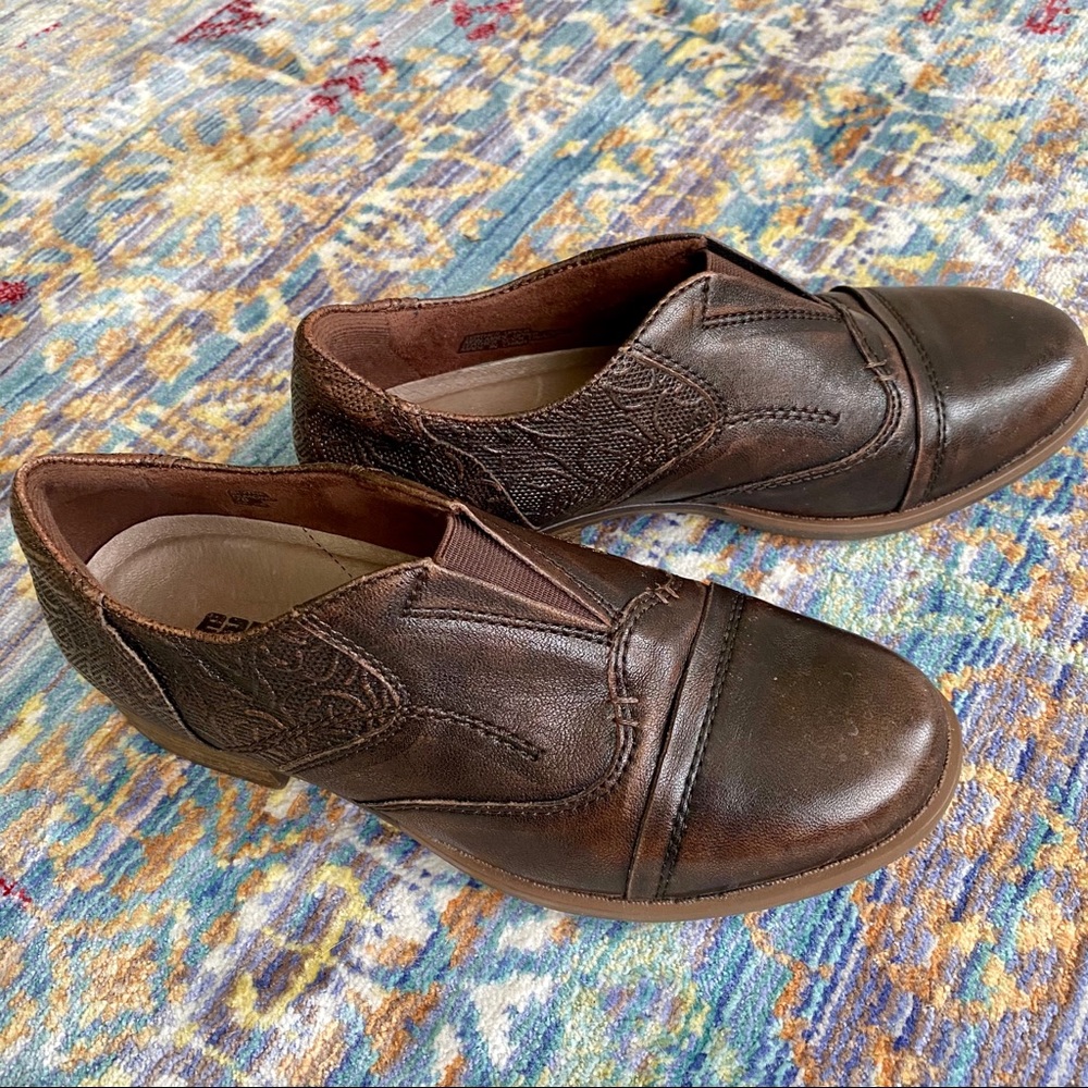 Earth “Blythe” slip-on oxford